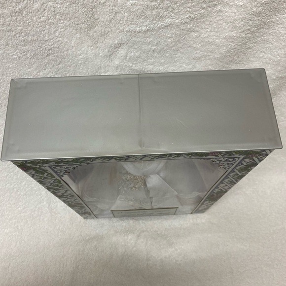 Elizabeth Taylor Collection Father of the Bride Doll - Picture 8 of 15